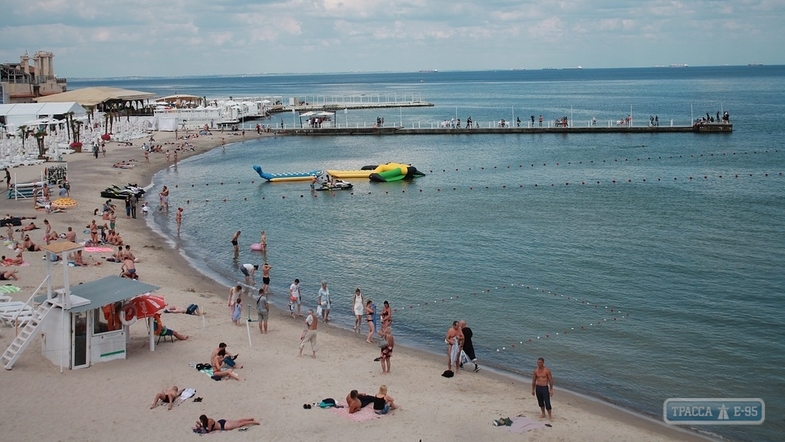 На четырех пляжах Одессы снова нельзя купаться
