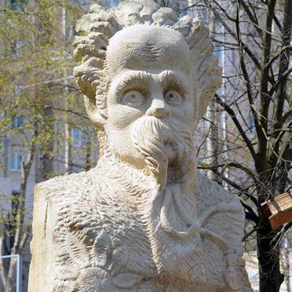 Странный памятник Тарасу Шевченко в образе Ктулху появился в городе-спутнике Одессы (фото)