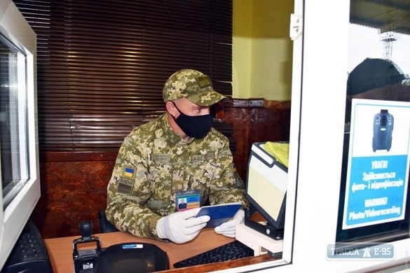 На въезде в Одесскую область пограничники задержали разыскиваемого Интерполом сутенера