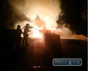 Неизвестные ночью сожгли скейт-площадку в Черноморске. Видео