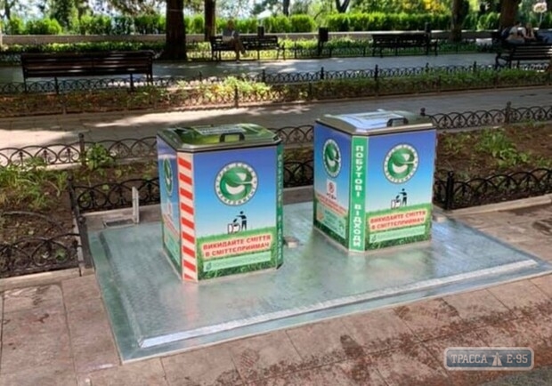 Еще 30 подземных мусорных контейнеров появятся до выборов на улицах Одессы. Адреса