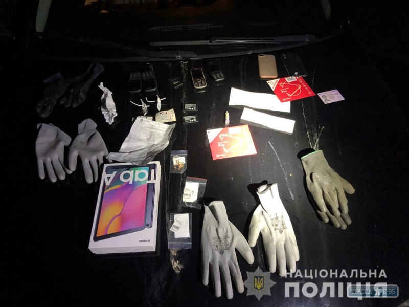 Полиция показала, как иностранцы грабили банкоматы в Украине. Видео