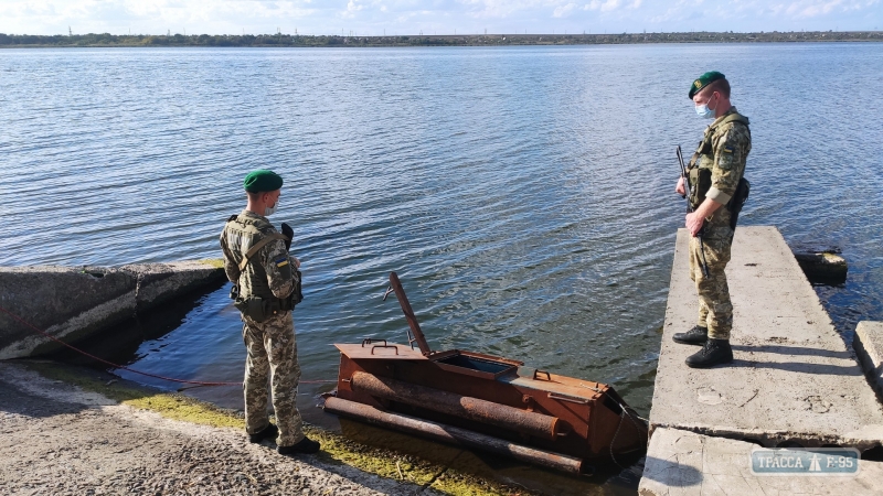 Пограничники обнаружили подводную лодку контрабандистов в Одесской области. Видео