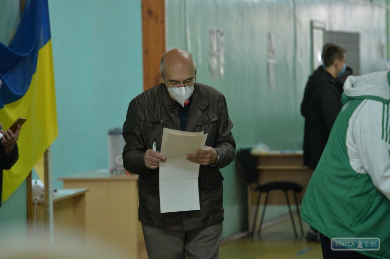 Менее трети избирателей пришли на выборы в Одессе и чуть более – в области