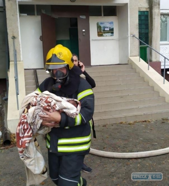 Пожарные спасли младенца в Одесской области