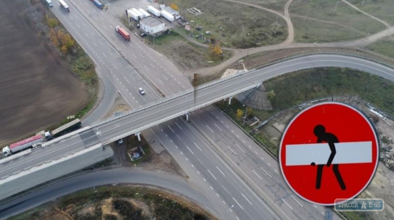 Воры похитили дорожные знаки на трассе Киев-Одесса