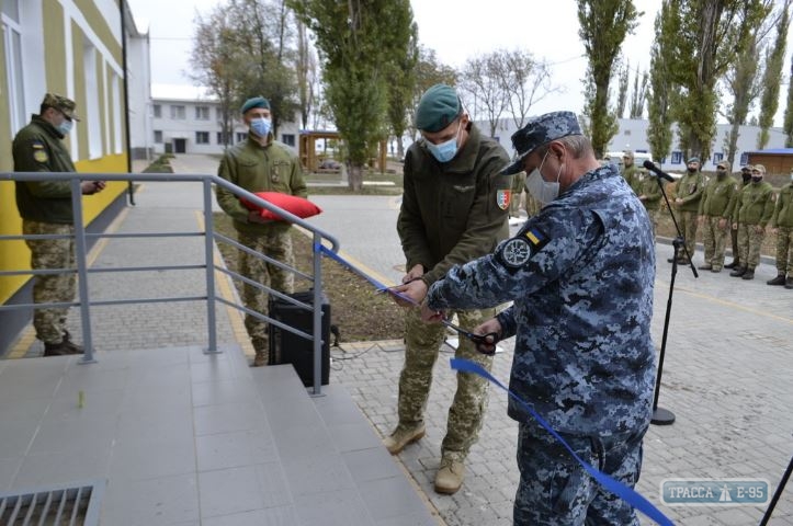 Морские пехотинцы вселились в новую казарму в Одесской области