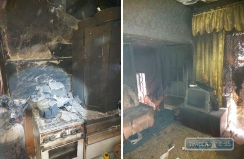 Два человека погибли при пожаре в частном доме в Одесской области. Видео