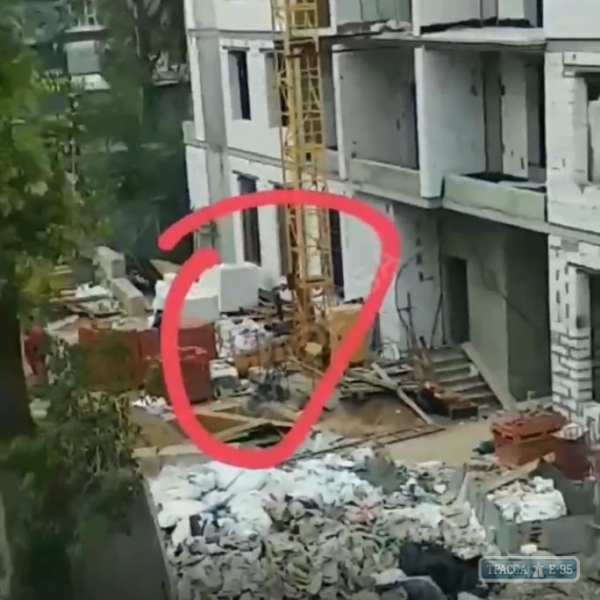 Строитель упал с 12-го этажа в Одессе