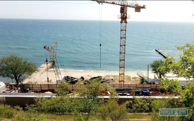 Суд запретил строительство многоэтажки на побережье в Одессе 