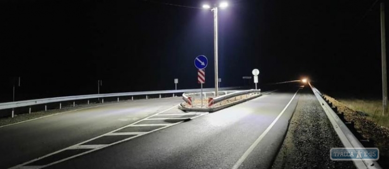 Островки принудительного снижения скорости появились на дороге к морю в Одесской области