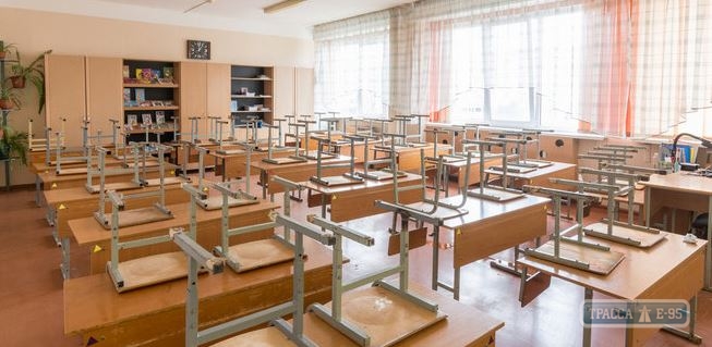 2 школы и 35 групп детсадов закрыты в Одессе из-за болеющих педагогов