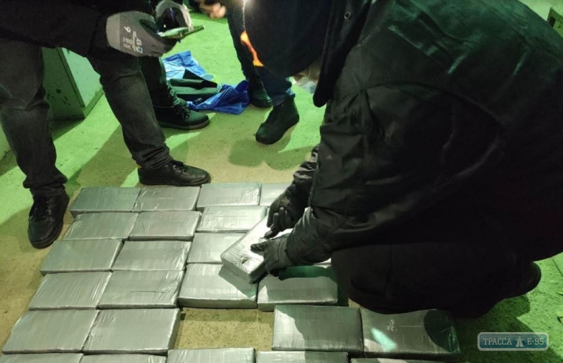 Пограничники задержали в Одесской области 54 кг кокаина. Видео
