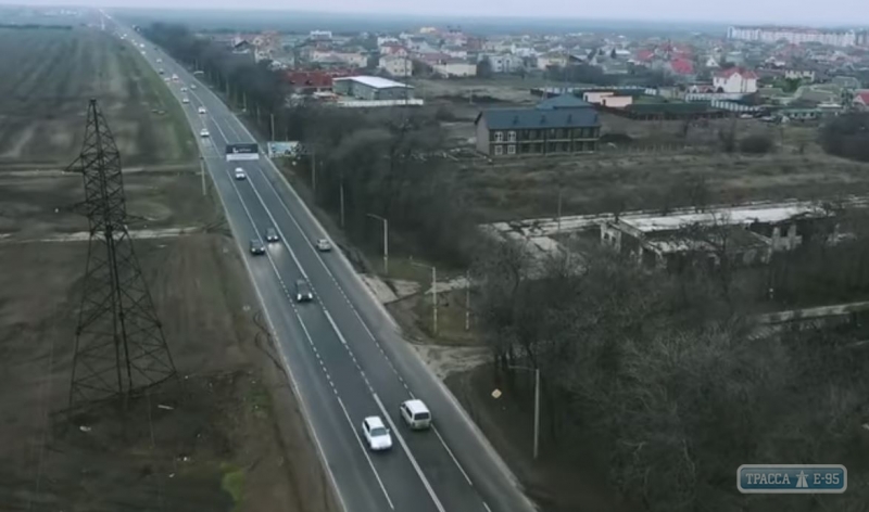 Дорожники отремонтировали участок трассы, соединяющей курорты Одесской области. Видео