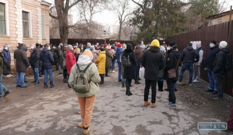 Одесситы провели акцию против строительства высоток возле усадьбы Маразли
