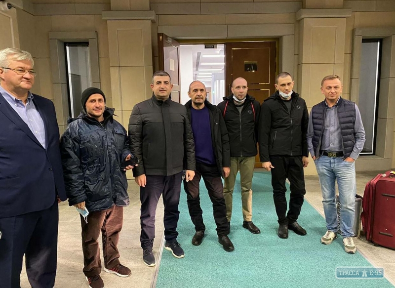 4 украинских моряка возвращаются домой после 5 лет ареста в Ливии