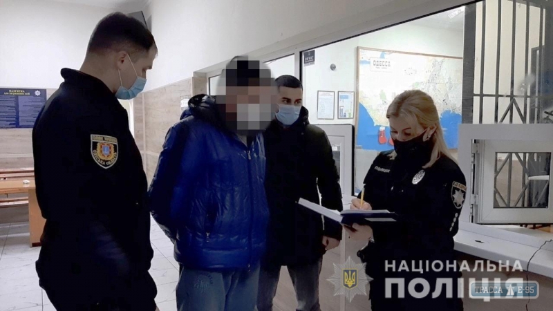 Одесские полицейские задержали приезжего, который убил своего товарища на Ланжероне