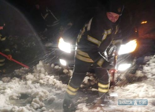 Спасатели ликвидируют последствия непогоды в Одесской области