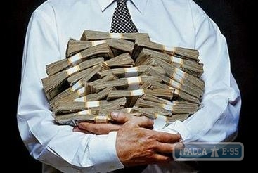 Одессит лишился сбережений из-за сотрудника банка