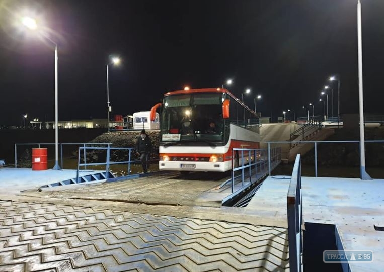 Первый рейсовый автобус воспользовался переправой через Дунай Орловка-Исакча