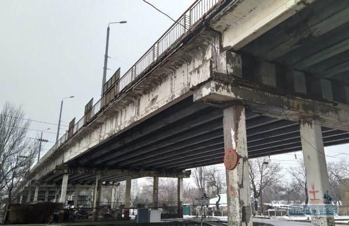 Движение будет закрыто по двум полосам Ивановского путепровода в Одессе
