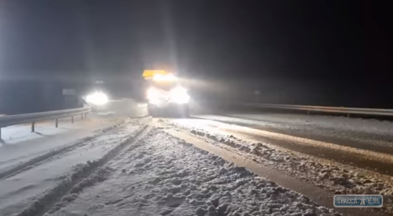 Снег выпал ночью на севере Одесской области. Видео