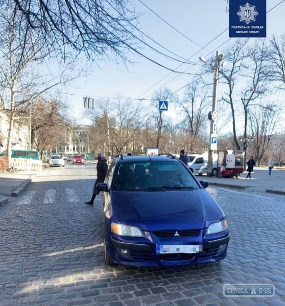 Автомобилист сбил девушку в центре Одессы