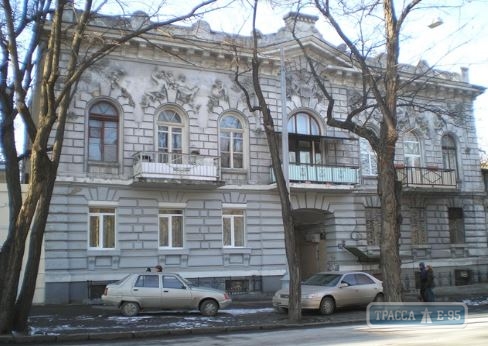Власти Одессы решили реставрировать 3 старинных дома на Маразлиевской