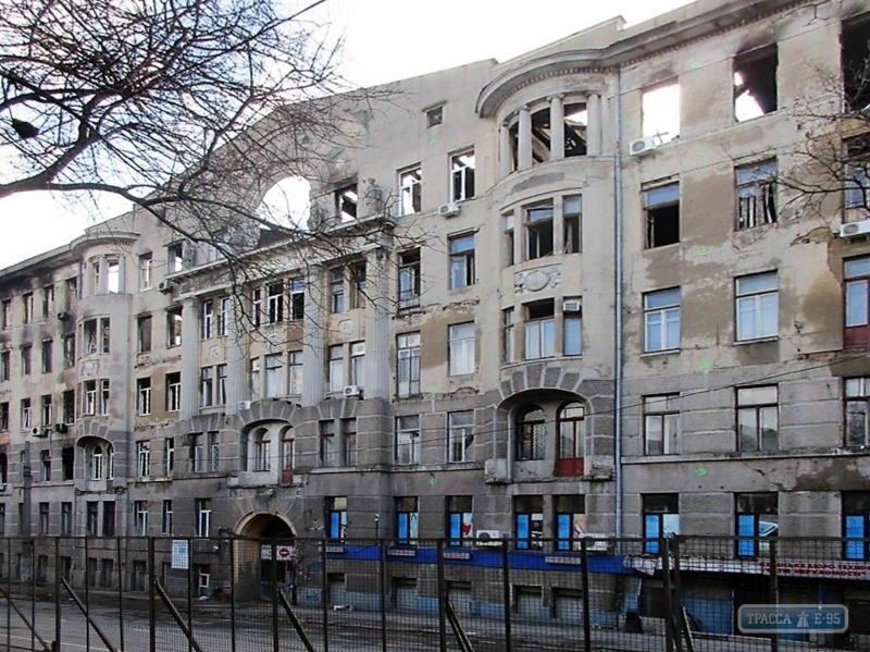 Одесса готова принять в коммунальную собственность сгоревшее здание на Троицкой, 25