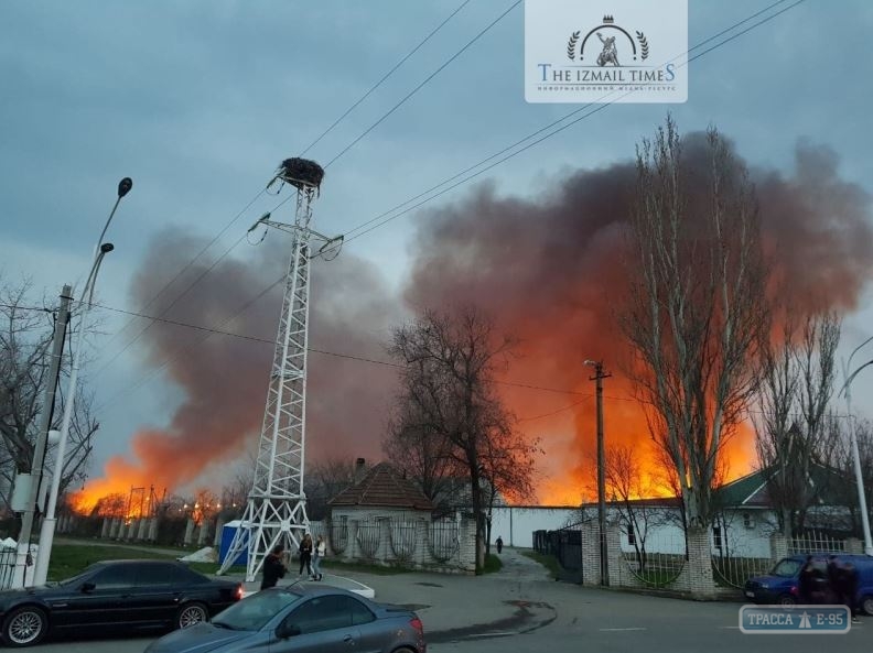 Масштабный пожар разгорелся в Измаиле. Видео. ОБНОВЛЕНО