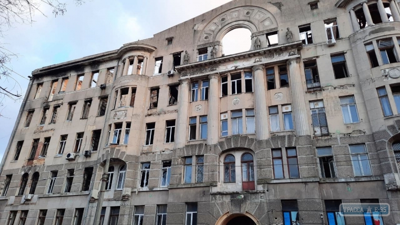 Обрушение грозит дому Асвадурова в Одессе, пострадавшему от пожара. Видео
