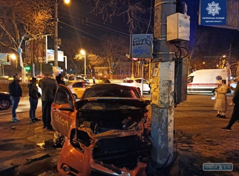 3 человека пострадали в ночном ДТП в Одессе. Видео