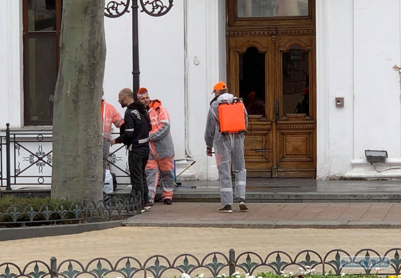 Вспышка COVID-19 поразила Одесскую мэрию, здоровых сотрудников отправили на удаленку