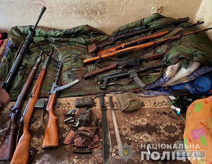 Полиция забрала у представителей криминалитета Одессы гранаты, пулеметы и винтовки
