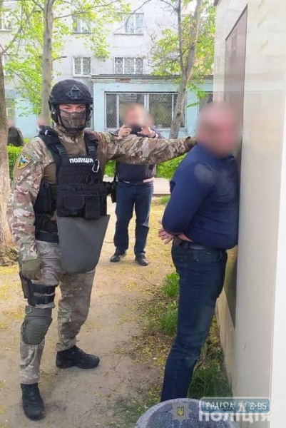 Полиция со спецназом задержали двух одесситов, которые требовали мзду с бизнесмена