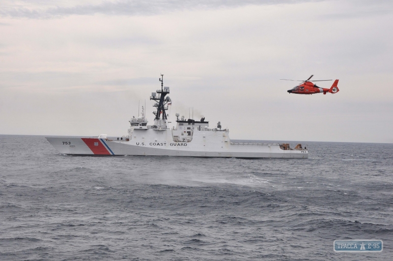 Пограничники провели учения в Черном море с кораблем Береговой охраны США 