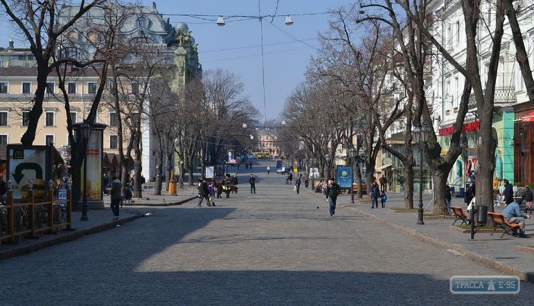 Самая большая в Украине пешеходная зона создается в Одессе. Видео
