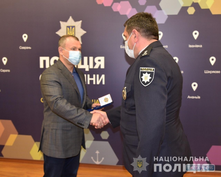 Одесские полицейские получили награды за освобождение заложника