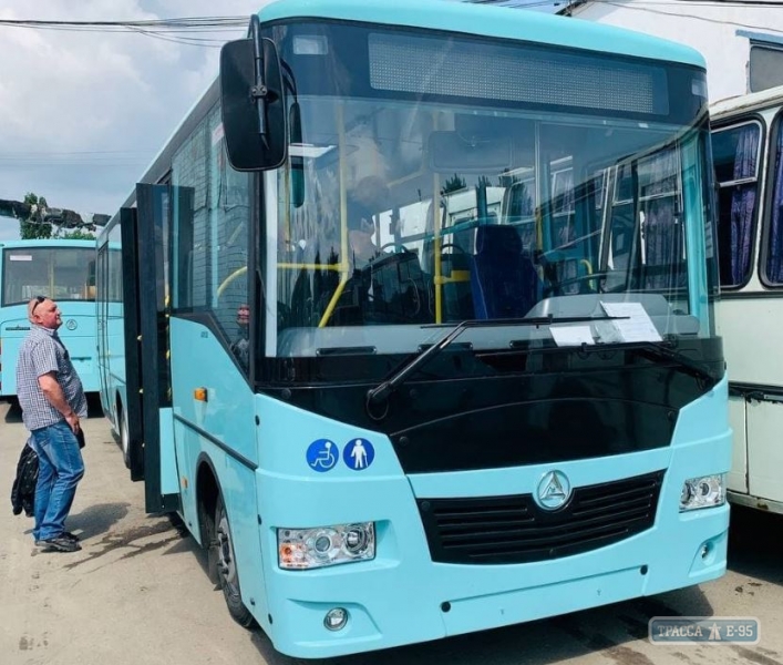Частные автобусы большой вместимости появились на городских маршрутах Одессы. Видео