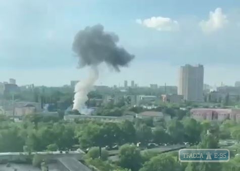 Взрыв оставил без света и воды 3 района Одессы. Видео