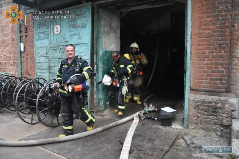 Пожар произошел в Одессе на заводе «Стальканат»