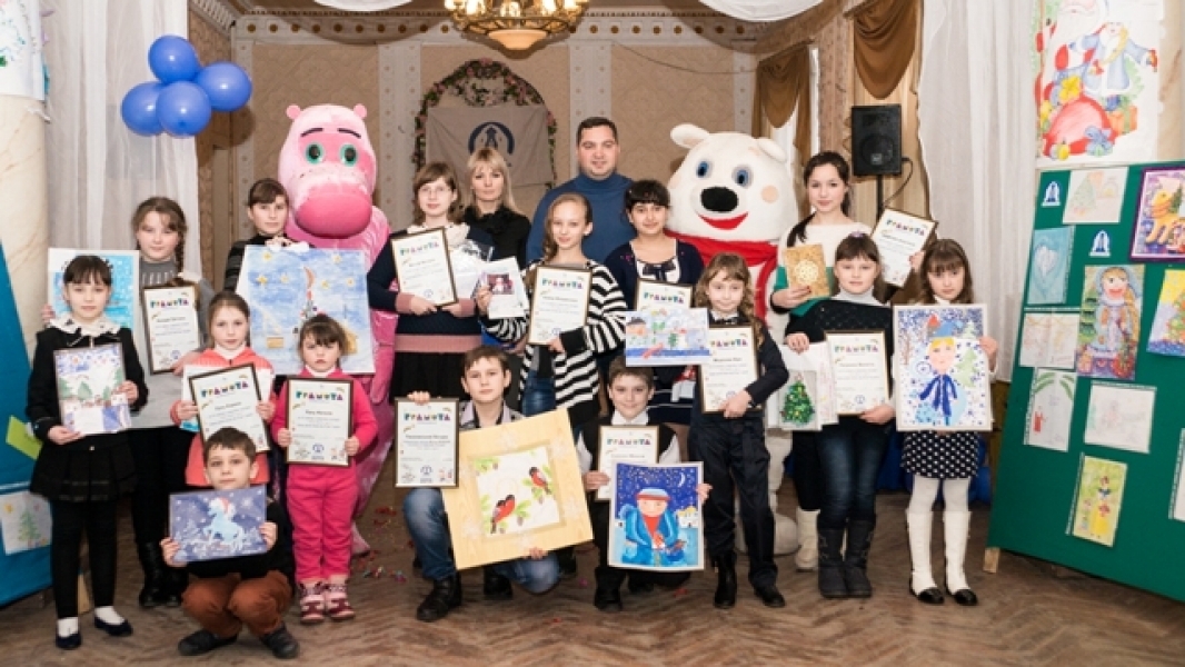 Фонд народного депутата вручил детям Одесской области компьютеры и велосипеды за рисунки и сочинения