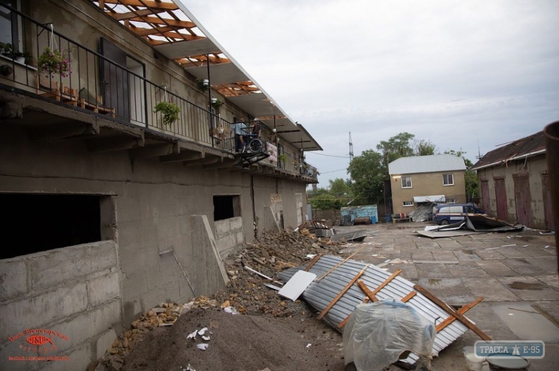 Ветер снес крышу здания приюта в Одессе