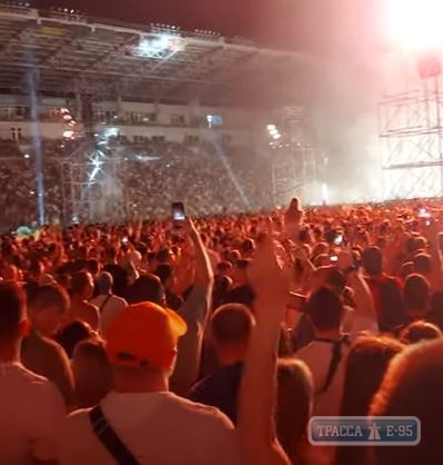 45 тыс человек заполнили одесский стадион на концерте белорусского рэпера. Видео