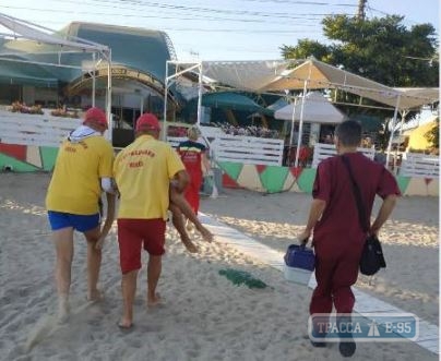 Спасатели реанимировали ребенка на одесском пляже