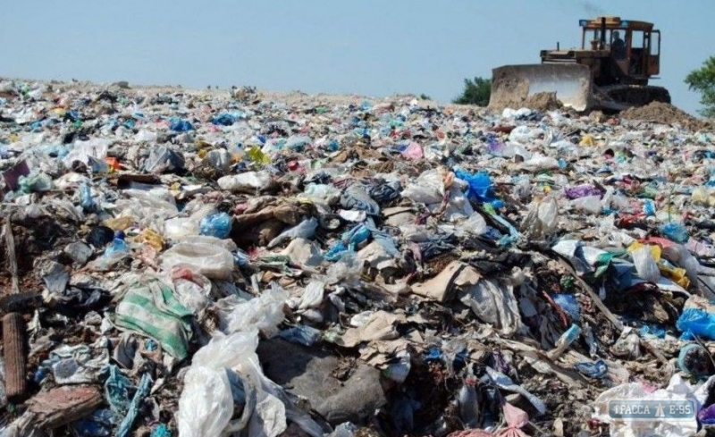 Горы мусора растут в Одесской области
