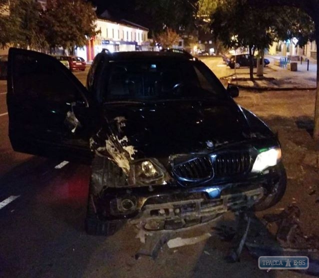 Два человека пострадали в центре Одессы в аварии с участием пьяного водителя BMW. Видео