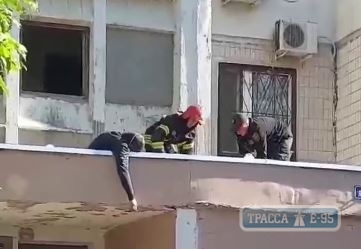 Одессит выжил после падения с 8 этажа. Видео
