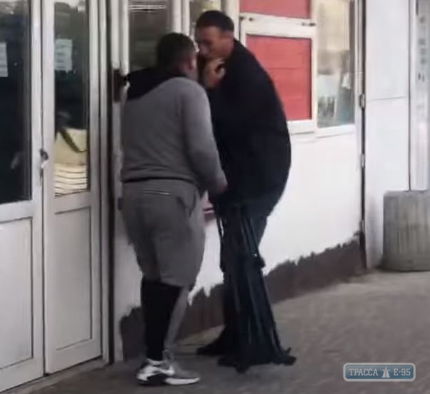 3 года тюрьмы грозит управляющему ресторана, напавшему на одесских журналистов. Видео