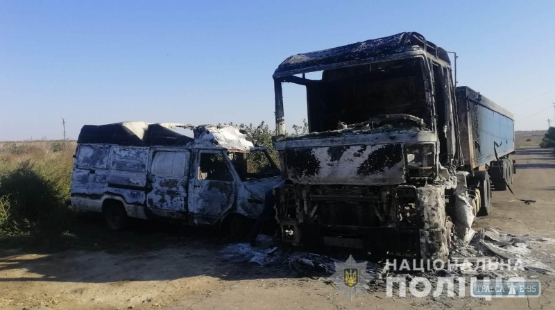Мужчина сжег грузовик и микроавтобус знакомого в Одесской области 